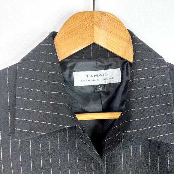 Tahari Arthur S. Levine Black Pinstripe Button Front Blazer 6 - Picture 5 of 15